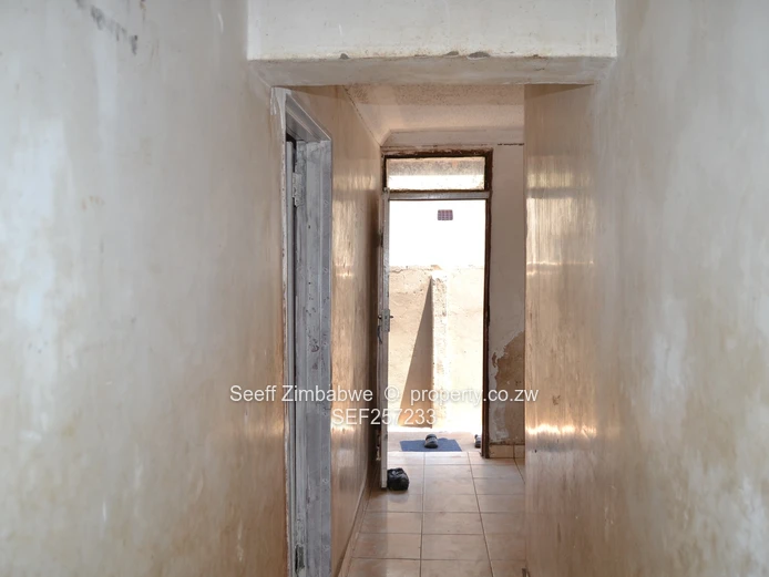 4-Bed Maridale Home — Walled, Paved Courtyard
