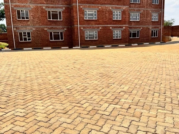 2 Bedroom Flat & Apartment