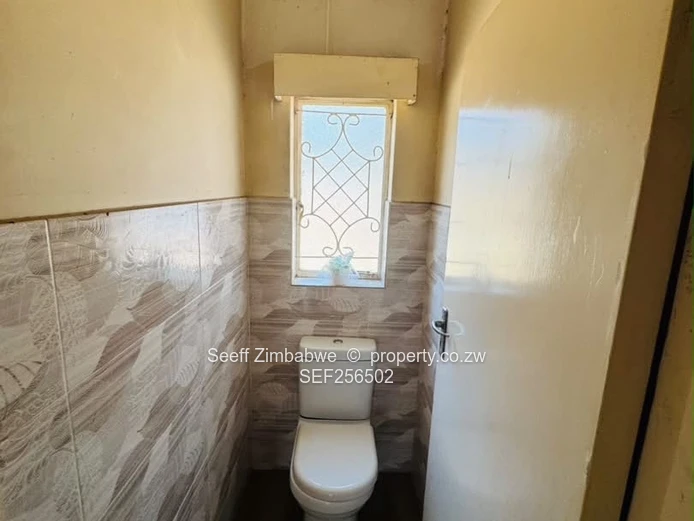3-Bedroom Family Property On Over 1 Acre