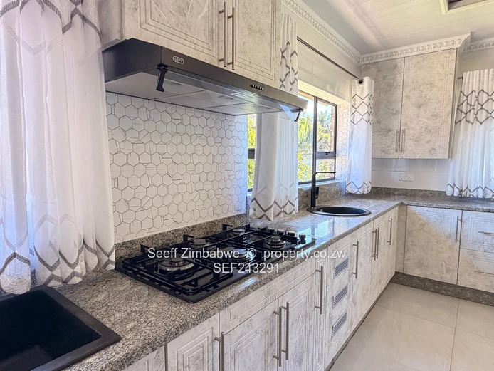 Exceptional 5-Bedroom Executive Home with Self-Contained Cottage – Old Windsor