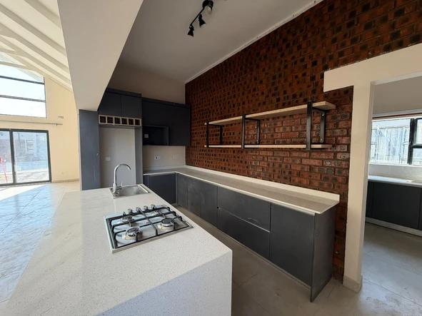 3 Bedroom Flat & Apartment