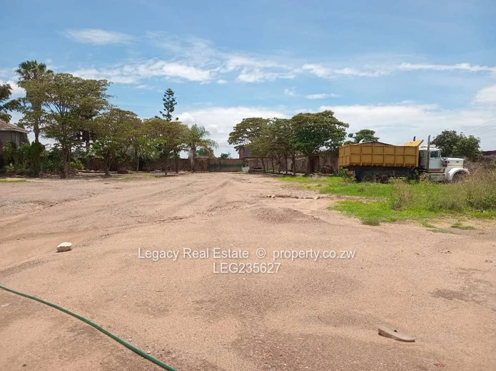 Multi-Purpose Warehouse & Yard at Chikwanha Shopping Centre with Road Frontage 