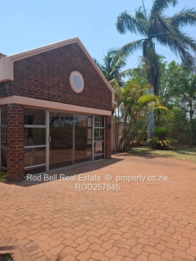 Sunny 2-Bed Garden Flat with Patio & Fireplace - Greendale North, Harare