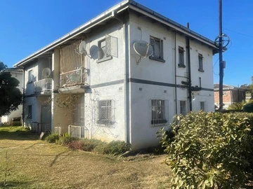 2 Bedroom Flat & Apartment