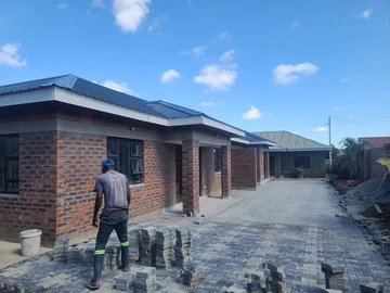 3 Bedroom Flat & Apartment