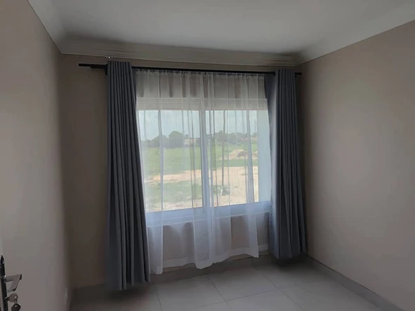 3 Bedroom Flat & Apartment