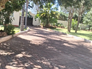 6 Bedroom House