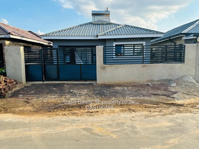 Newly built 3 bed house for rent in Rainham Park