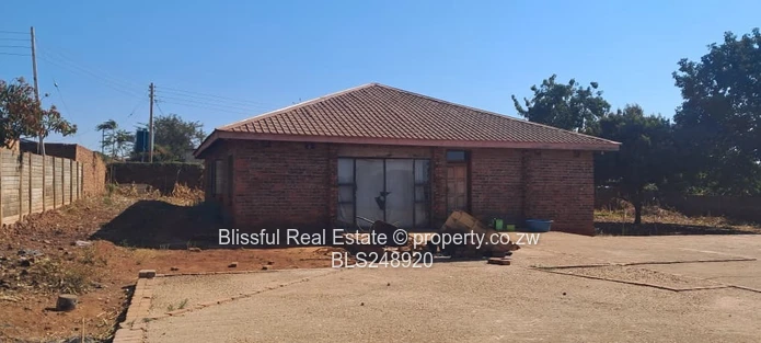 incomplete 5 bedroom house for sale in Tynwald 