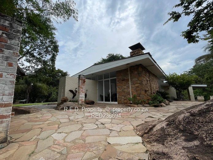 Character-filled Split-level Living In Burnside!