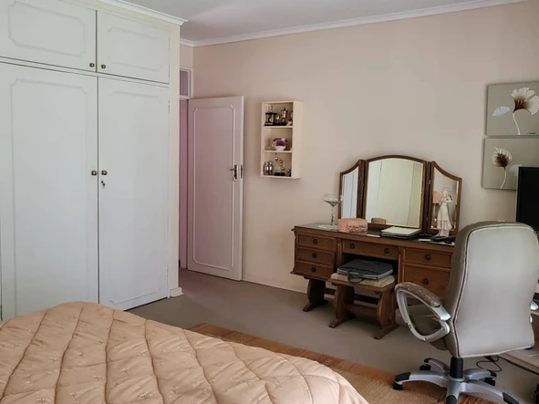 3 Bedroom Flat & Apartment