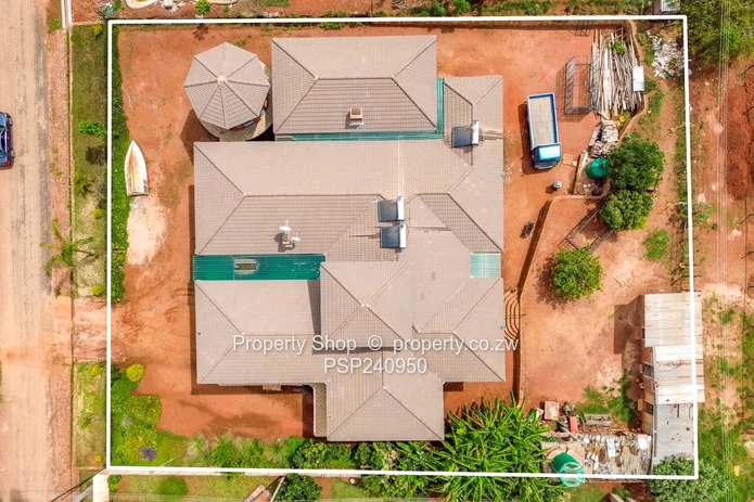 Mansion In A Well Established Surburb