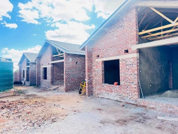 3 Bedroom Flat & Apartment