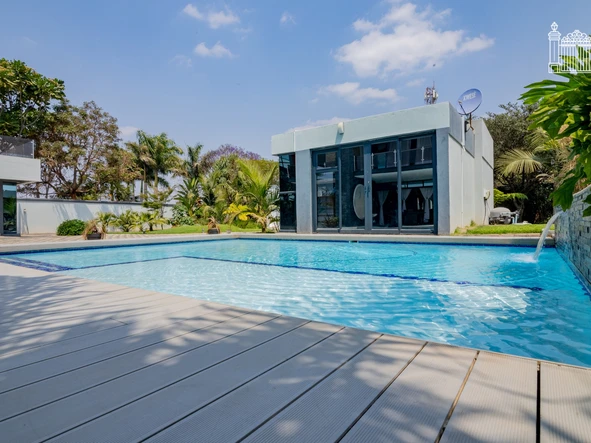 6 Bedroom House