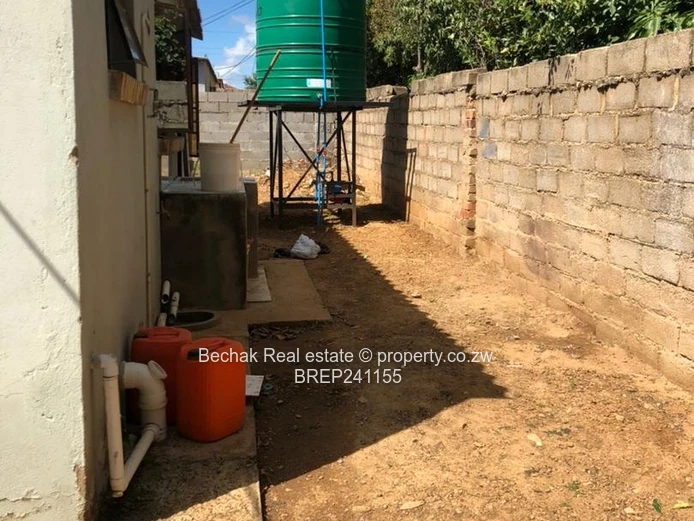 Mahatshula 2-Bed cottage: Fitted Kitchen, Tank & Garden