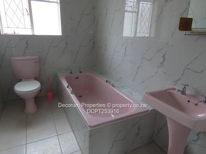 3 Bedroom Garden Flat Kamfinsa Greendale For Sale (Sole Mandate)