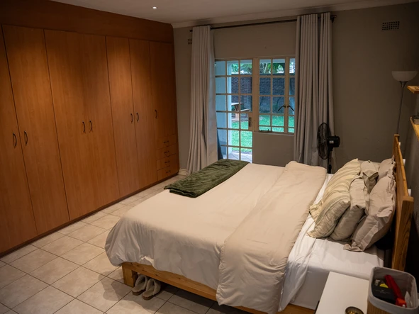 3 Bedroom Flat & Apartment