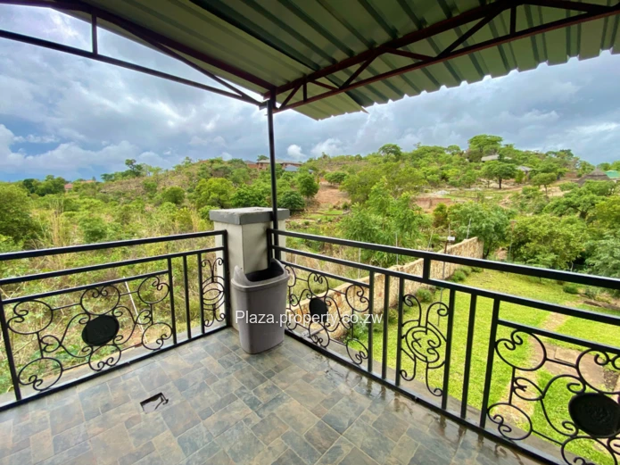 4 Bed Luxury Home in Crowhill Views!