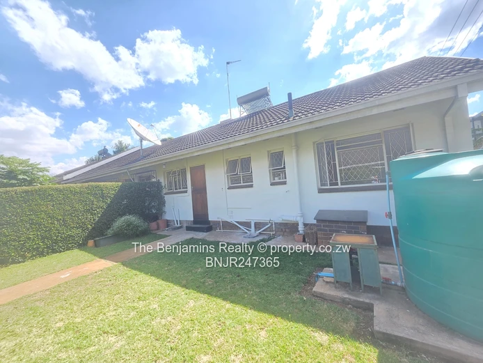 Secure Garden Flat In Avondale
