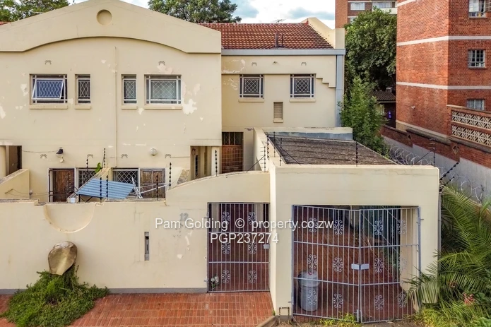 Townhouse For Rent In Avenues