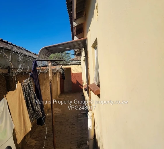 Glen Norah A house for sale