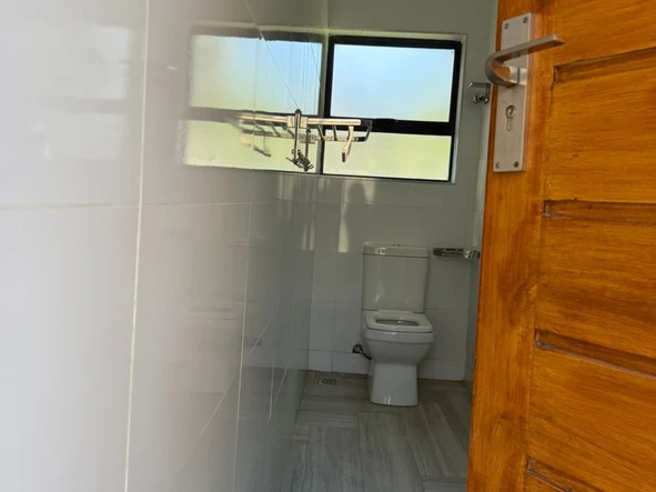4 Bedroom Flat & Apartment