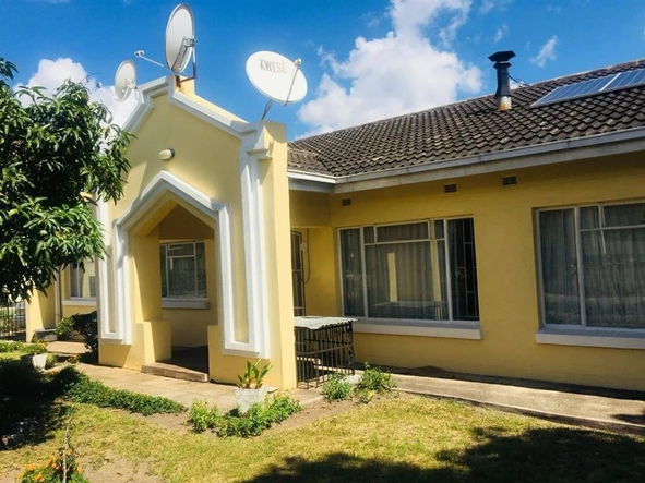 3 Bedroom Flat & Apartment