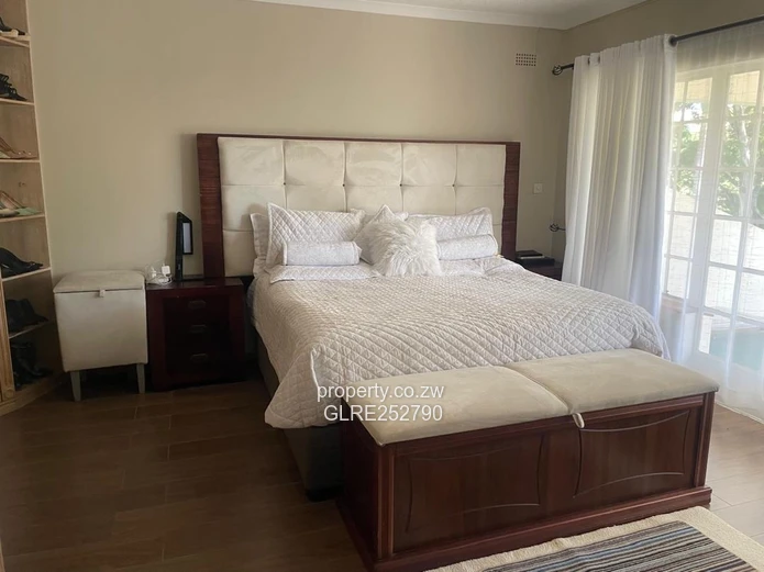 Spacious 3-Bed Double-Storey in Borrowdale Brooke with Garden