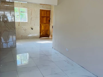 2 Bedroom Flat & Apartment