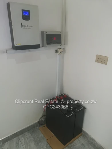 Ashdown Park - Neat and Modern House For Sale