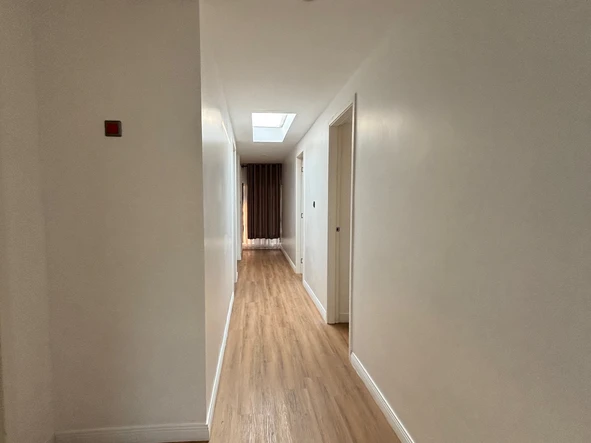 4 Bedroom Flat & Apartment