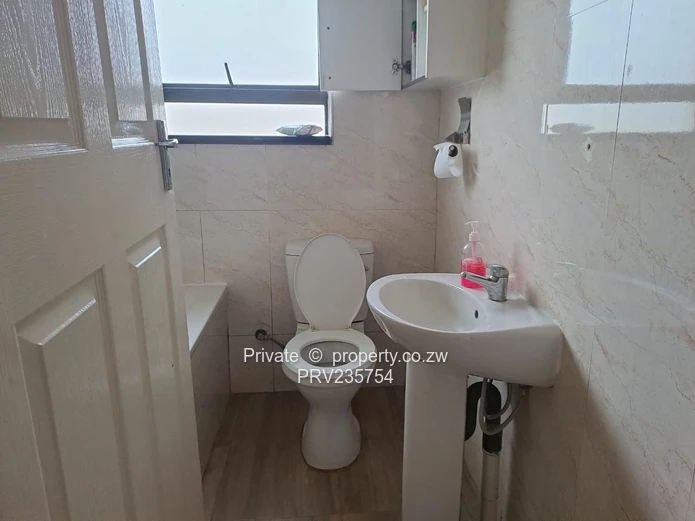 House to let (Sole Mandate)