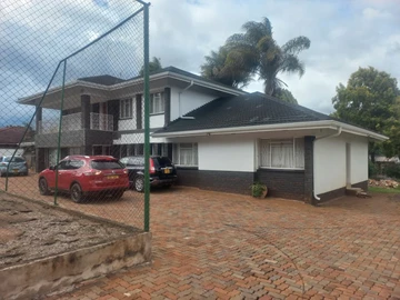 7 Bedroom House