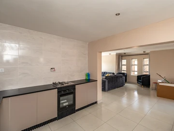 3 Bedroom Flat & Apartment