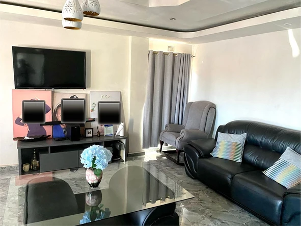 6 Bedroom House