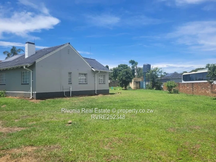 Greendale 3-Bed Home with Large Lawn & Borehole
