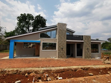 Cluster House For Sale In Borrowdale 