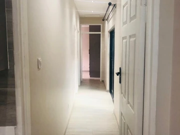 4 Bedroom Flat & Apartment