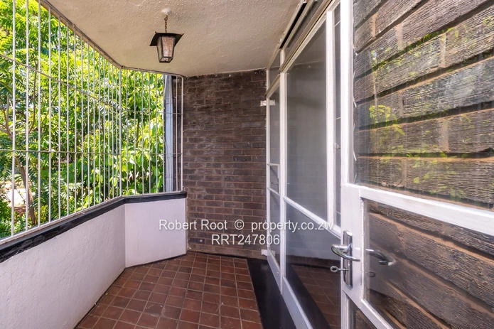 3 bed flat in Avenues