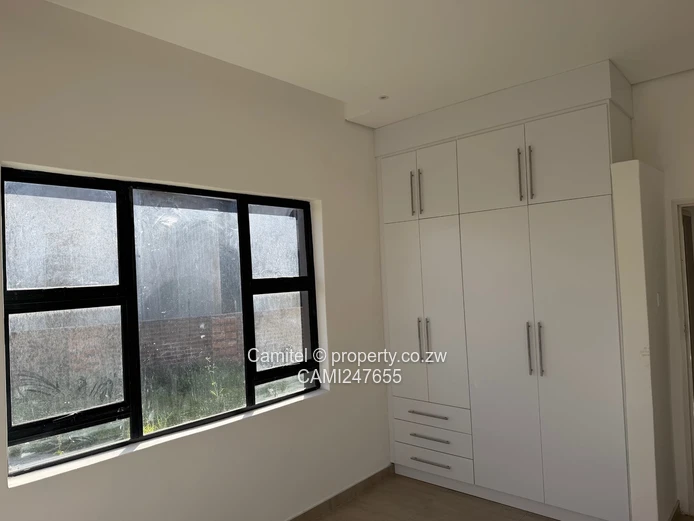 Arlington Townhouse with  Deed— 3-Bed, Fitted Kitchen & Solar