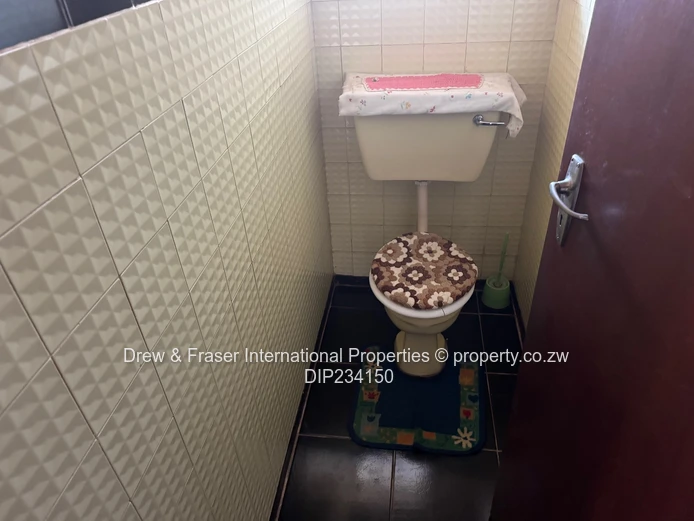 Mabelreign 3-Bed Home on 925m² with Staff Quarters