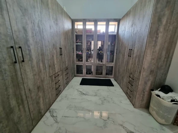 7 Bedroom House