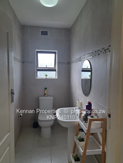 Lovely  5 bed family home!