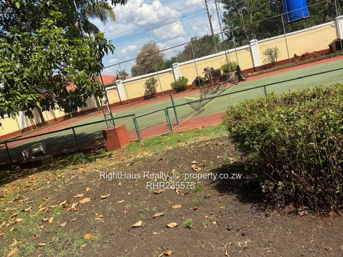 Ambassadorial/ Executive 9 Beds House To Rent