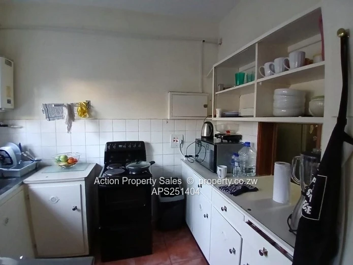 Neat 2 Bed Garden Flat In Avondale! 