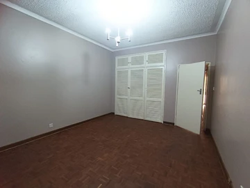 4 Bedroom Flat & Apartment