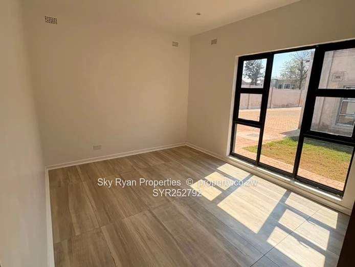 Beautiful Modern Complex – Borrowdale Pomona