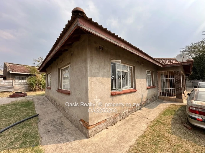 Home To Let In Mainway Meadows