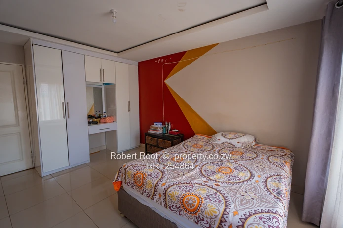 Prime 8 Bed Pomona House for Sale (Sole Mandate)