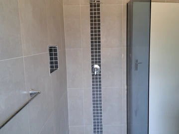 3 Bedroom Flat & Apartment